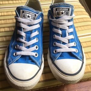 Royal blue converse